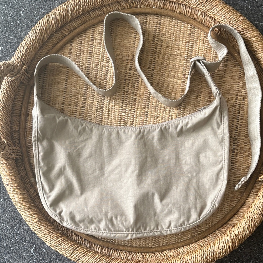 BAGGU Medium Crescent Bag